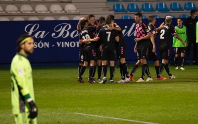 Els jugadors del Sabadell celebren un dels gols | Roger Benet